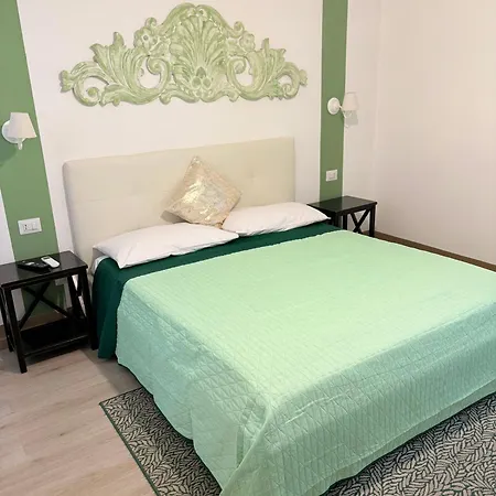 Oda ve Kahvaltı Domus Alberta Lecce