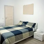 Oda ve Kahvaltı Domus Alberta Lecce