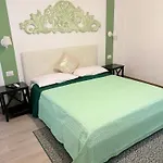 Oda ve Kahvaltı Domus Alberta Lecce