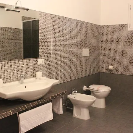 فندق مبيت وإفطار Domus Alberta 3*